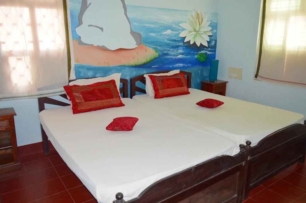 La Maison Blanche Hotel Puducherry Buitenkant foto